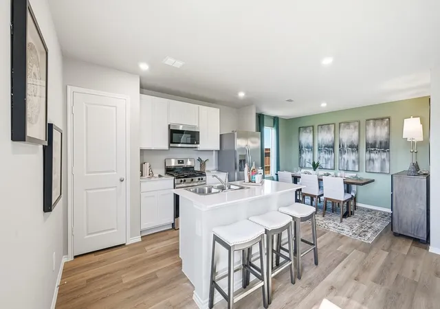 Photo 2 of Sale Pending at 4121 Woodhill Bend Dr, Fort Worth, TX 76036 | MLS# 21339770 | Listing updated on 2026-08-27