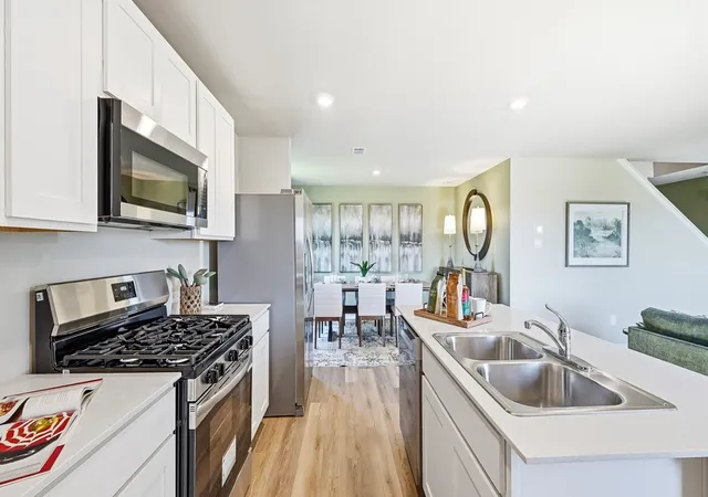Photo 3 of Sale Pending at 4121 Woodhill Bend Dr, Fort Worth, TX 76036 | MLS# 21339770 | Listing updated on 2026-08-27
