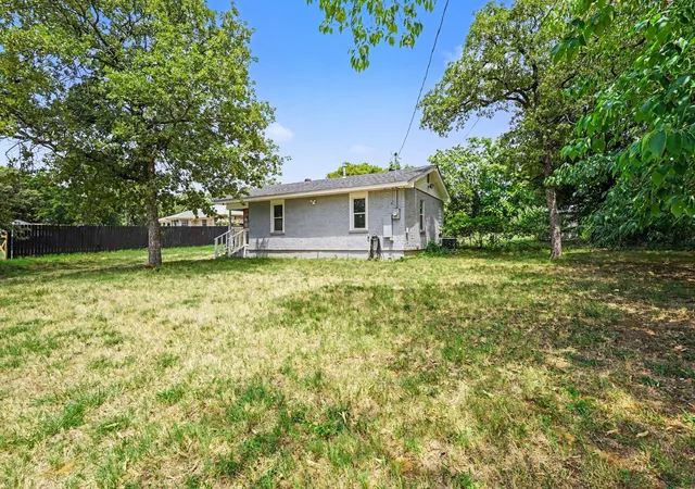 Photo 2 of Single family home for sale at 6337 Renwood Dr, Fort Worth, TX 76140 | MLS# 21341784 | Listing updated on 2026-08-07