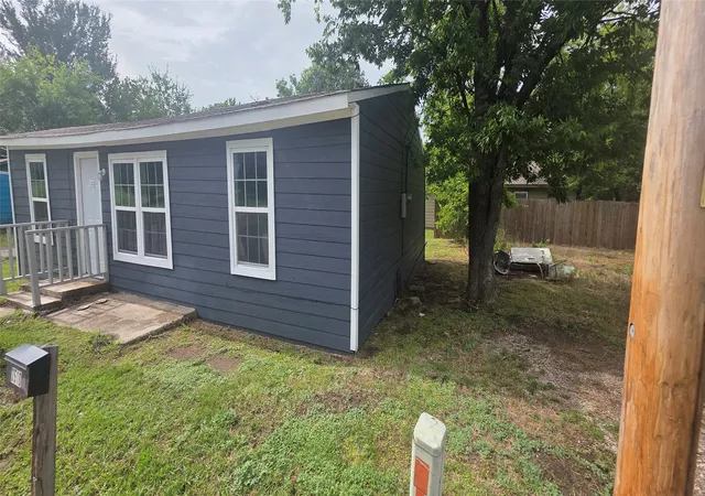 Photo 1 of Single family home for sale at 3510 Marshall St, Greenville, TX 75401 | MLS# 21341741 | Listing updated on 2026-08-27