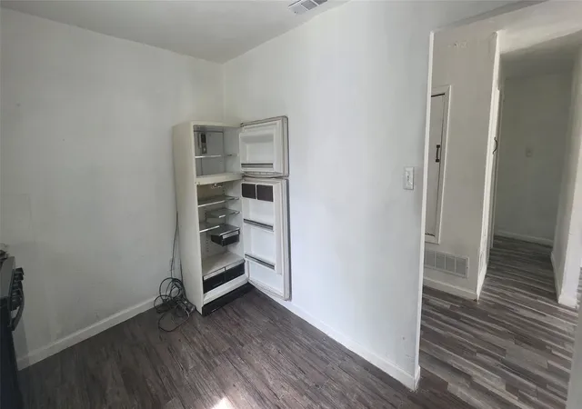 Photo 3 of Single family home for sale at 3510 Marshall St, Greenville, TX 75401 | MLS# 21341741 | Listing updated on 2026-08-27