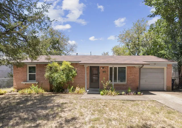 Photo 1 of Single family home for sale at 4816 Eastover Ave, Fort Worth, TX 76119 | MLS# 21338669 | Listing updated on 2026-09-01