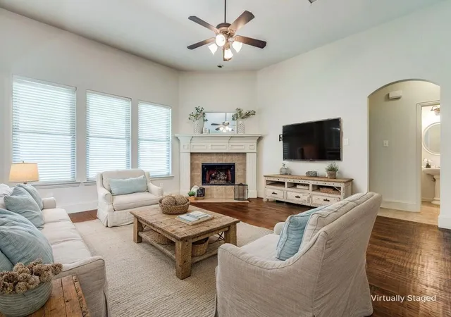 Photo 2 of Single family home for sale at 3516 Lindale Dr, Mc Kinney, TX 75072 | MLS# 21341890 | Listing updated on 2026-08-26