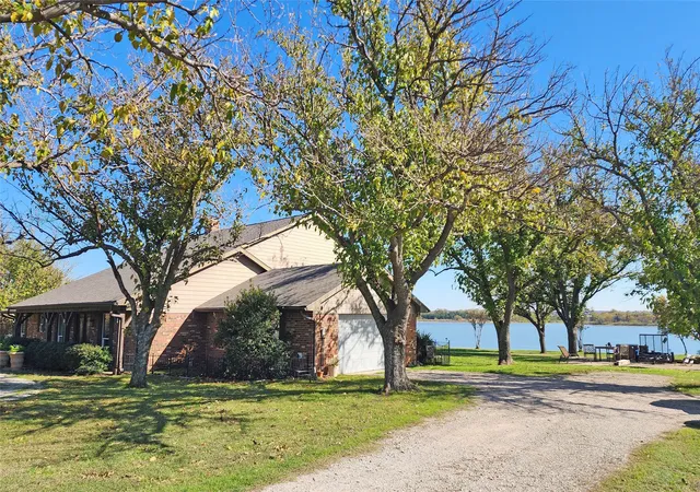 Photo 3 of Single family home for sale at 679 Doe Creek Rd, Little Elm, TX 75068 | MLS# 21341917 | Listing updated on 2026-08-20