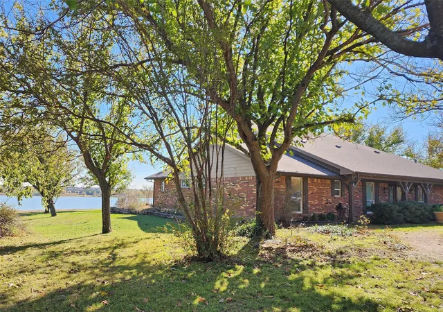 Photo 4 of Single family home for sale at 679 Doe Creek Rd, Little Elm, TX 75068 | MLS# 21341917 | Listing updated on 2026-08-20