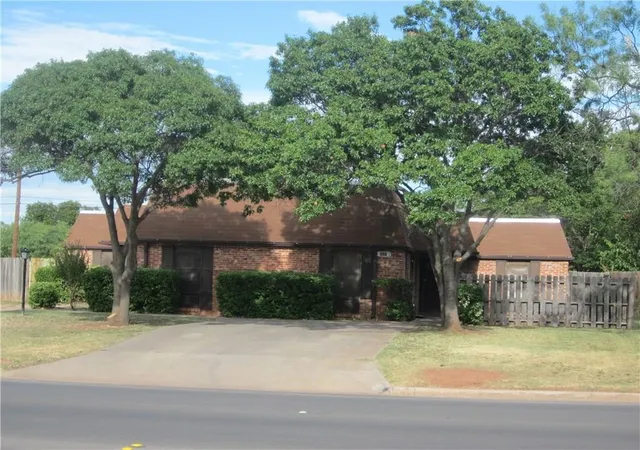 Photo 2 of Multi family home for sale at 2023 N Willis St, Abilene, TX 79603 | MLS# 21341937 | Listing updated on 2026-07-27