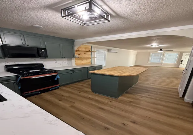 Photo 4 of Sale Pending at 405 W Hall St, Bangs, TX 76823 | MLS# 21342017 | Listing updated on 2026-08-24