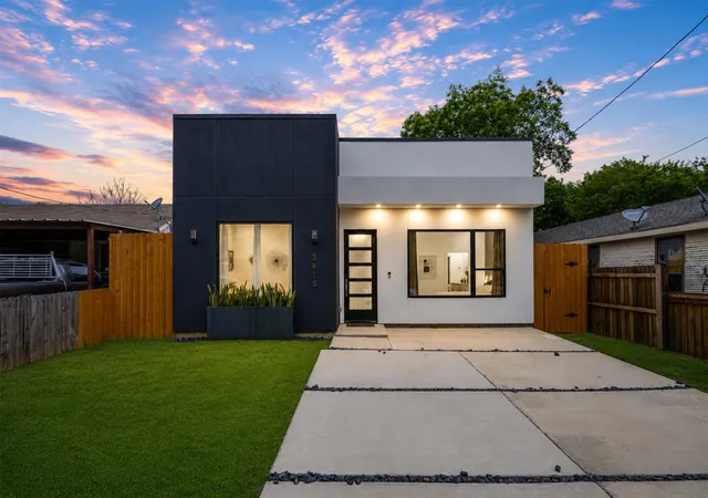 Photo 2 of Single family home for sale at 3615 Mcbroom St, Dallas, TX 75212 | MLS# 21341803 | Listing updated on 2026-07-27