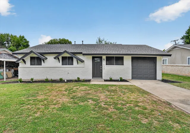 Photo 2 of Sale Pending at 3633 Larry St, Haltom City, TX 76117 | MLS# 21341475 | Listing updated on 2026-08-23