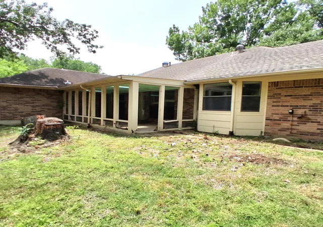 Photo 3 of Single family home for sale at 319 Jamie Wy, Greenville, TX 75402 | MLS# 21338252 | Listing updated on 2026-09-28