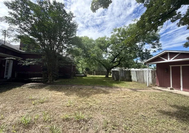 Photo 3 of Single family home for sale at 500 2nd St, Kerens, TX 75144 | MLS# 21337199 | Listing updated on 2026-10-02