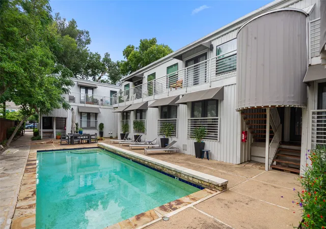 Listing Photo 5 - Condo for sale in building located at 3116 Mahanna St, Dallas, TX 75235 - Unit #1