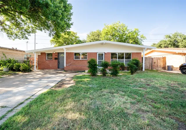3rd image of 2821 Yale St, Irving, TX 75061 | MLS# 21342186