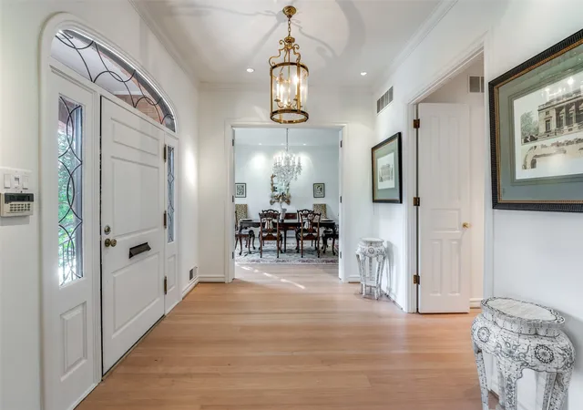 Photo 2 of Townhouse for sale at 5865 Farquhar Ln, Dallas, TX 75209 | MLS# 21342164 | Listing updated on 2026-08-30