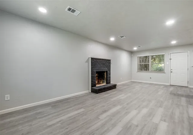 2nd image of 451 Southport Dr, Dallas, TX 75232 | MLS# 21342053