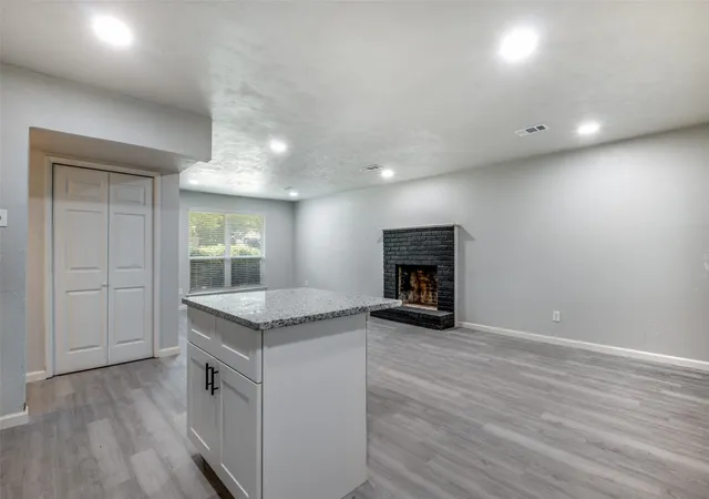 4th image of 451 Southport Dr, Dallas, TX 75232 | MLS# 21342053