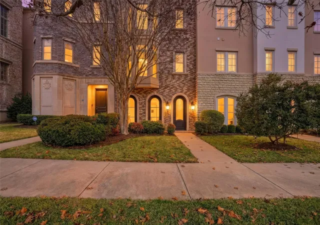 Photo 2 of Single family home for sale at 4714 Dexter Ave, Fort Worth, TX 76107 | MLS# 21333587 | Listing updated on 2026-08-17