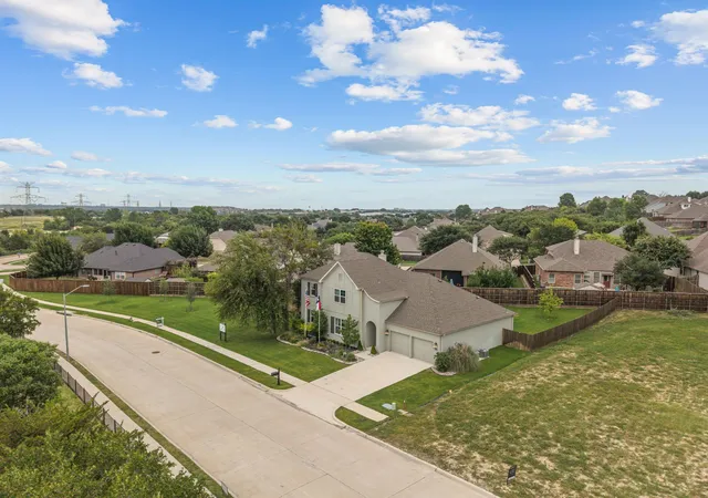 Photo 3 of Single family home for sale at 602 Sterling Dr, Fort Worth, TX 76126 | MLS# 21339787 | Listing updated on 2026-08-29