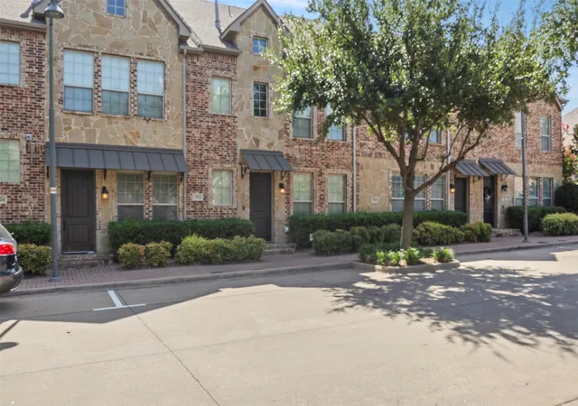 Photo 2 of Townhouse for sale at 7922 Presley Ave, Plano, TX 75024 | MLS# 21338202 | Listing updated on 2026-08-31