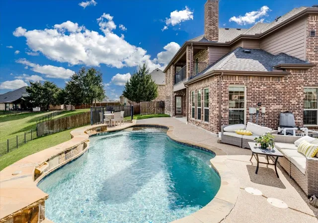 Photo 2 of Single family home for sale at 303 Fountain Creek Ct, Red Oak, TX 75154 | MLS# 21342269 | Listing updated on 2026-10-04