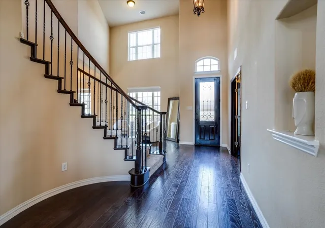 Photo 4 of Single family home for sale at 303 Fountain Creek Ct, Red Oak, TX 75154 | MLS# 21342269 | Listing updated on 2026-10-04