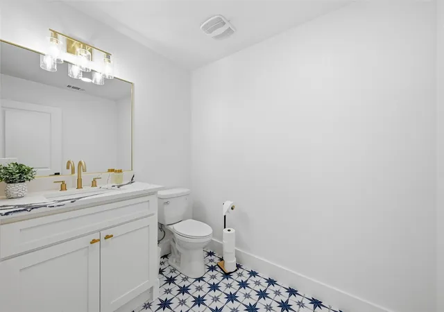 Photo 4 of Single family home for sale at 508 W White Ave, Mc Kinney, TX 75069 | MLS# 21336802 | Listing updated on 2026-07-27