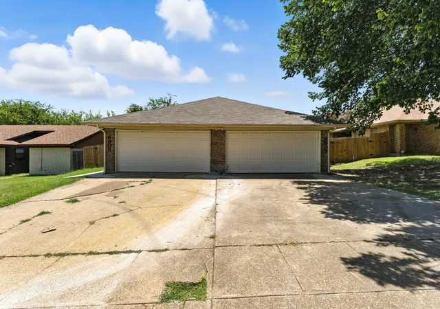 Photo 1 of Single family home for sale at 6905 W Cleburne Rd, Fort Worth, TX 76133 | MLS# 21338540 | Listing updated on 2026-09-03