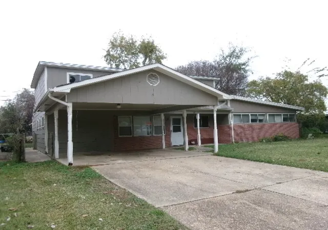 Photo 2 of Sale Pending at 1211 Caroline Dr, Bossier City, LA 71112 | MLS# 21342307 | Listing updated on 2026-08-21