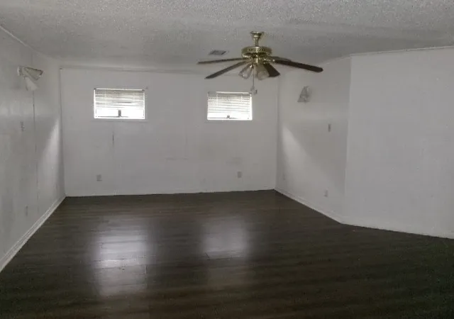Photo 3 of Sale Pending at 1211 Caroline Dr, Bossier City, LA 71112 | MLS# 21342307 | Listing updated on 2026-08-21