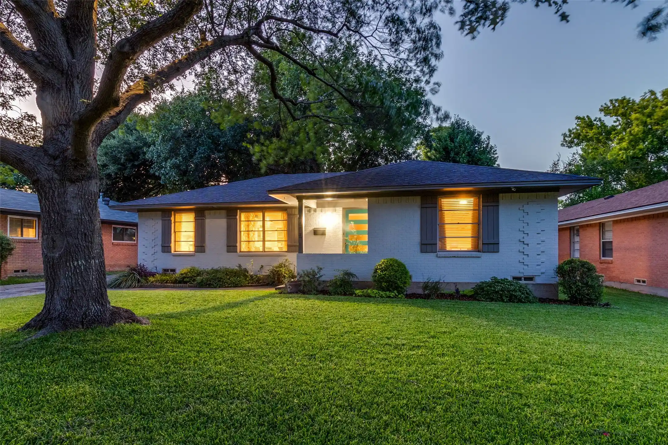 Photo 1 of Single family home for sale at 10615 Longmeadow Dr, Dallas, TX 75238 | MLS# 21339850 | Listing updated on 2026-10-25