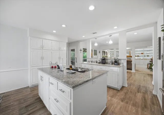 Photo 4 of Sale Pending at 1123 Bayshore Dr, Rockwall, TX 75087 | MLS# 21342289 | Listing updated on 2026-08-31