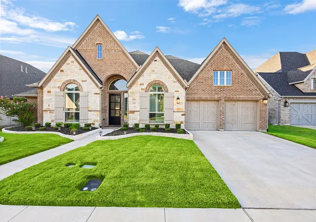 Photo 4 of Single family home for sale at 2837 Midlake Dr, Midlothian, TX 76065 | MLS# 21342374 | Listing updated on 2026-10-07
