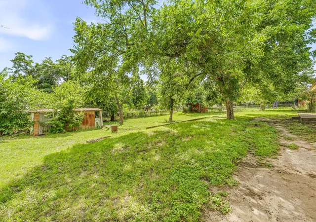 Photo 3 of Single family home for sale at 594 N Harbin Dr, Stephenville, TX 76401 | MLS# 21342370 | Listing updated on 2026-07-27