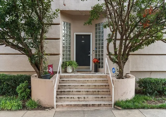 Photo 2 of Condo for sale at 4040 Avondale Ave #405, Dallas, TX 75219 | MLS# 21342454 | Listing updated on 2026-08-19