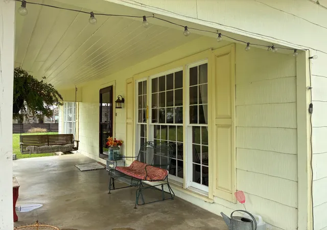 Photo 4 of Single family home for sale at 408 S Porter St, Lampasas, TX 76550 | MLS# 21342252 | Listing updated on 2026-08-26