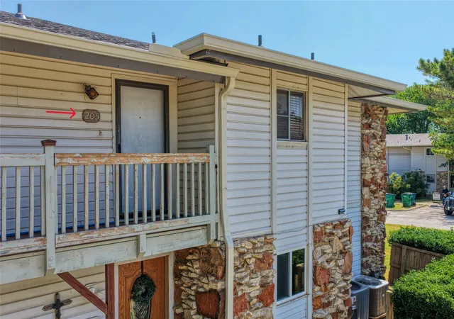 Photo 3 of Condo for sale at 109 Harbor Dr #205, Bridgeport, TX 76426 | MLS# 21342436 | Listing updated on 2026-07-27