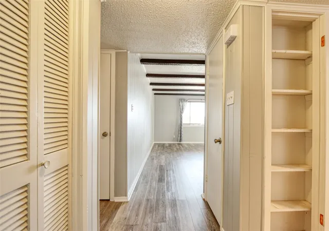 Listing Photo 4 - Condo for sale in building located at 109 Harbor Dr, Runaway Bay, TX 76426 - Unit #205