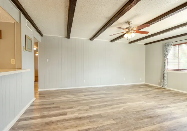 Listing Photo 5 - Condo for sale in building located at 109 Harbor Dr, Runaway Bay, TX 76426 - Unit #205