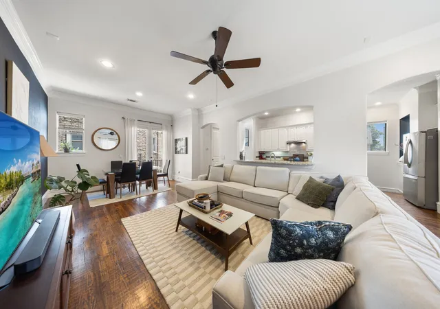 Photo 1 of Sale Pending at 1922 Euclid Ave #D, Dallas, TX 75206 | MLS# 21342311 | Listing updated on 2026-08-27