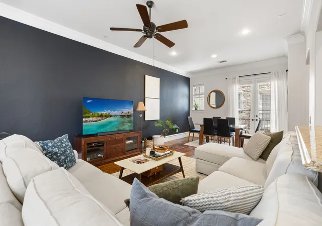 Photo 2 of Sale Pending at 1922 Euclid Ave #D, Dallas, TX 75206 | MLS# 21342311 | Listing updated on 2026-08-27