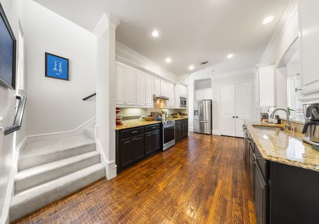 Photo 3 of Sale Pending at 1922 Euclid Ave #D, Dallas, TX 75206 | MLS# 21342311 | Listing updated on 2026-08-27