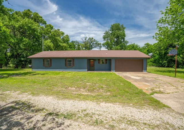 Photo 2 of Single family home for sale at 450 Rs County Road 4480, Point, TX 75472 | MLS# 21342522 | Listing updated on 2026-09-21