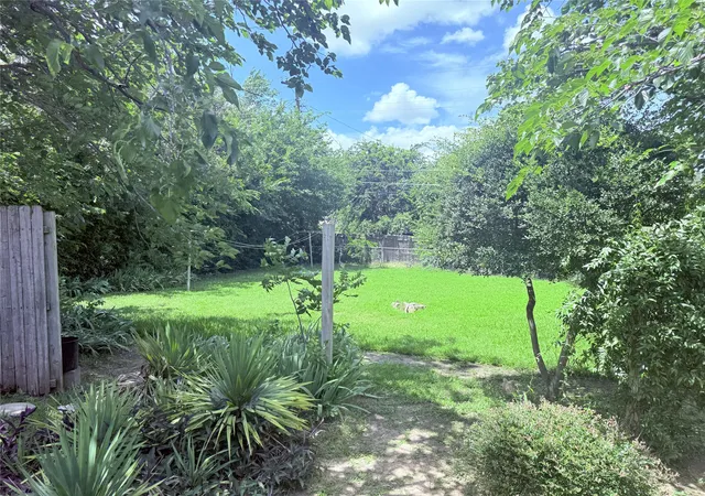 10th image of 2613 Syracuse Dr, Irving, TX 75062 | MLS# 21342391