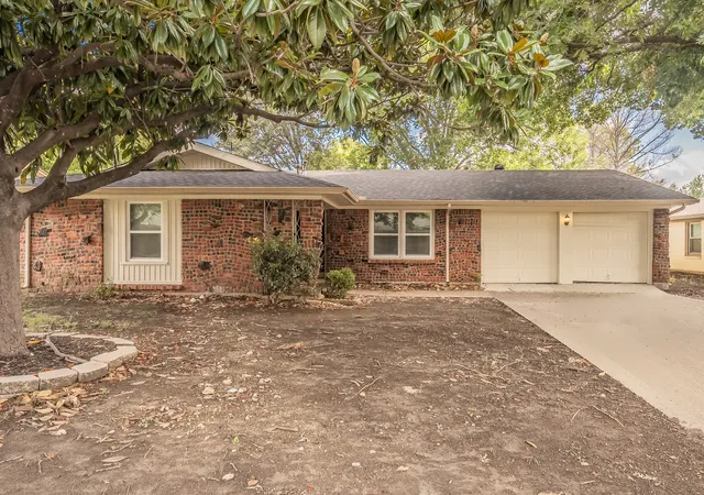 Photo 1 of Single family home for sale at 5616 Ammons St, Haltom City, TX 76117 | MLS# 21341314 | Listing updated on 2026-08-28