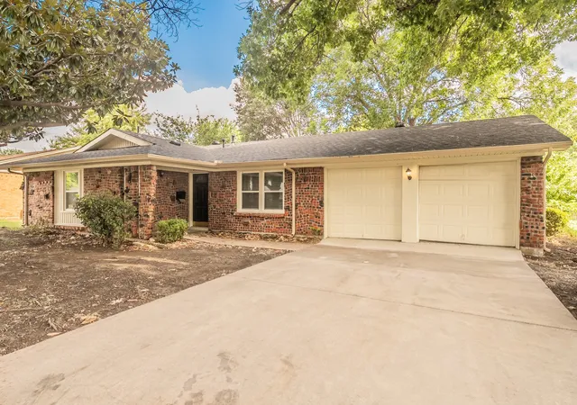 Photo 3 of Single family home for sale at 5616 Ammons St, Haltom City, TX 76117 | MLS# 21341314 | Listing updated on 2026-08-28