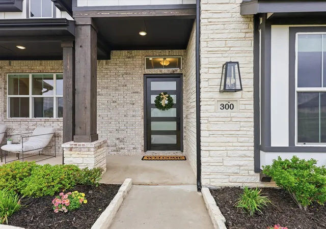 Photo 4 of Single family home for sale at 300 Waterview Dr, Gunter, TX 75058 | MLS# 21342220 | Listing updated on 2026-10-05