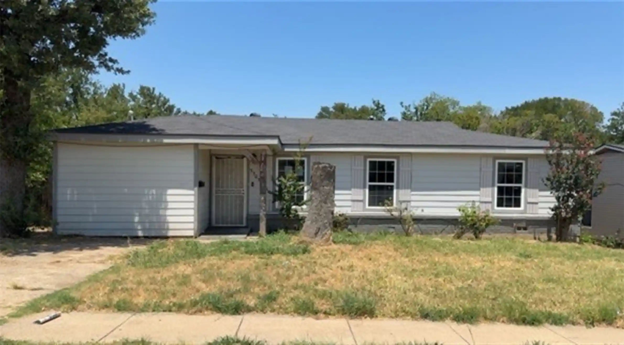 Photo 1 of Sale Pending at 5505 Wainwright Dr, Fort Worth, TX 76112 | MLS# 21330225 | Listing updated on 2026-10-16