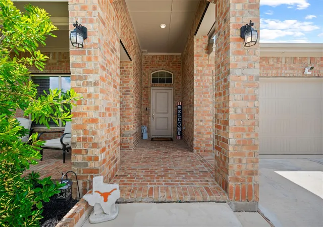 Photo 2 of Single family home for sale at 1136 Gillespie Dr, Justin, TX 76247 | MLS# 21342628 | Listing updated on 2026-08-10