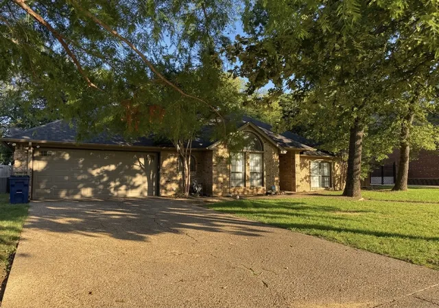 Photo 1 of Single family home for sale at 124 Brushy Mound Rd, Burleson, TX 76028 | MLS# 21339705 | Listing updated on 2026-08-24