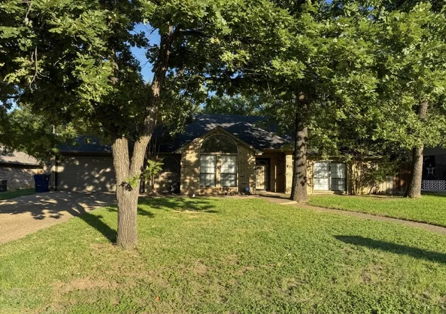 Photo 2 of Single family home for sale at 124 Brushy Mound Rd, Burleson, TX 76028 | MLS# 21339705 | Listing updated on 2026-08-24